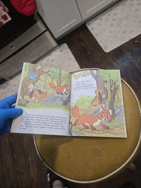 Disney | "The Fox and the Hound: Hide and Seek" Vintage Little Golden Book - Picture 4 of 4